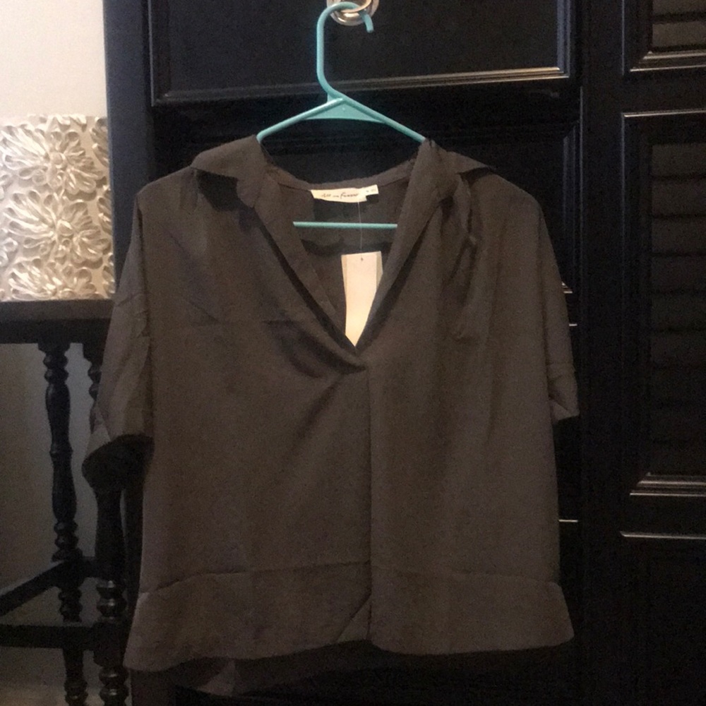 Olive green v-neck collard crop top
